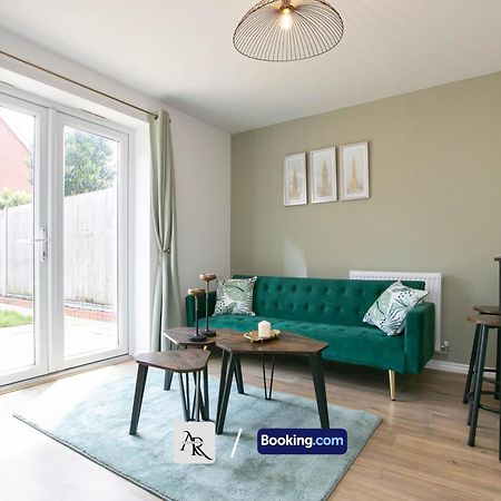 Cozy House By Ar Properties Short Lets & Serviced Accommodation Colchester Exterior photo